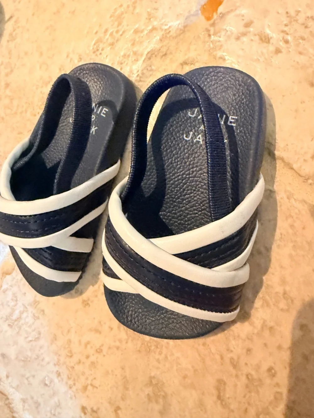 Baby shoe lot size 2-4